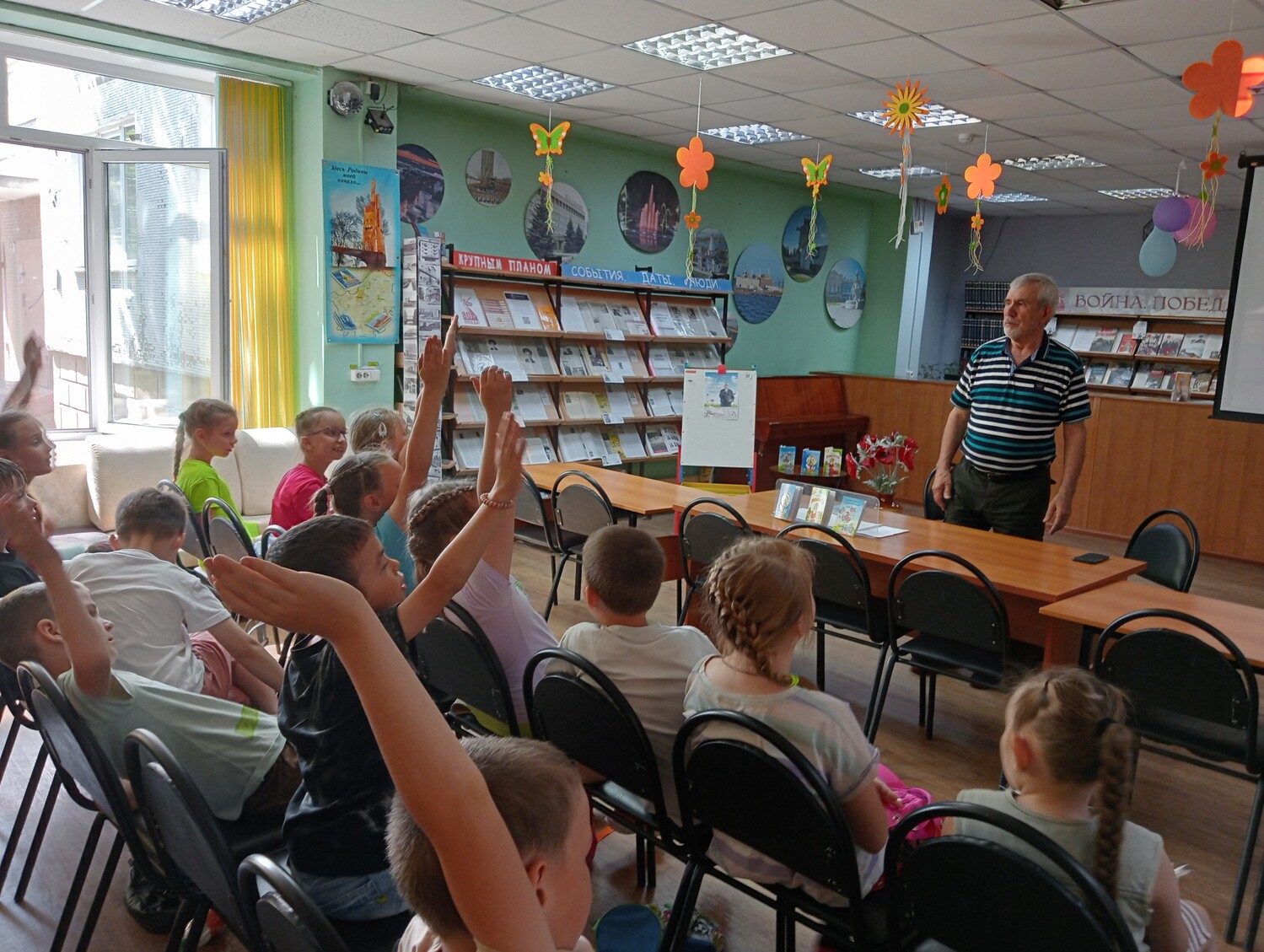 У нас в гостях детский писатель!