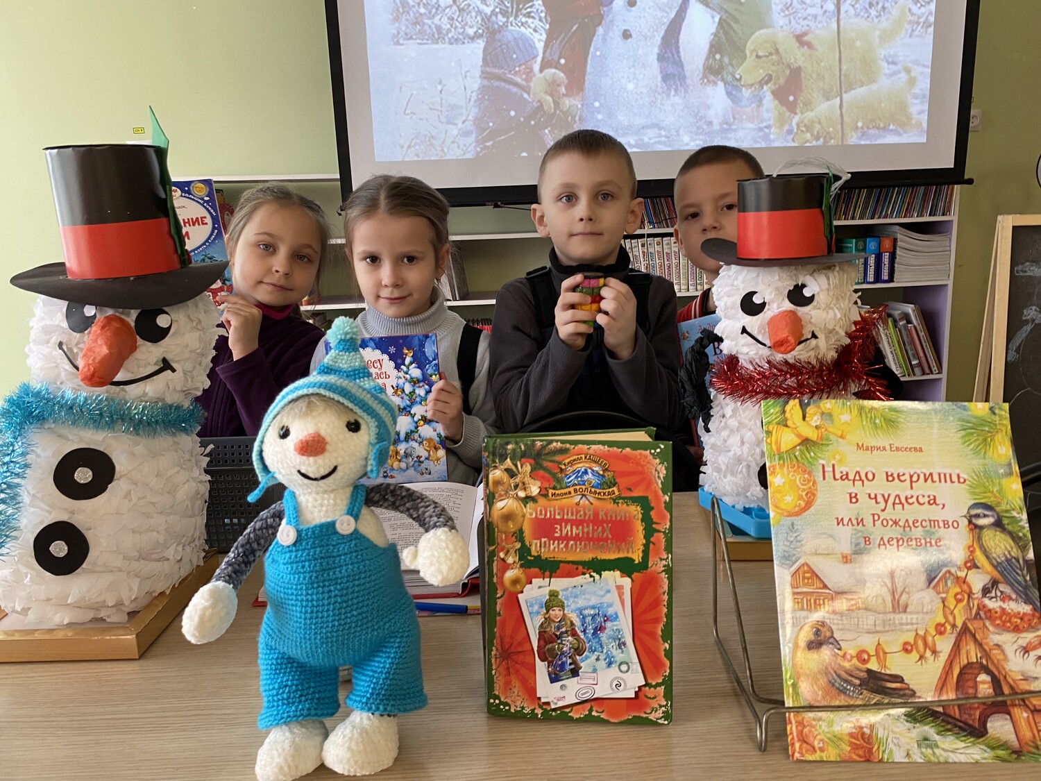 Весёлый снеговик