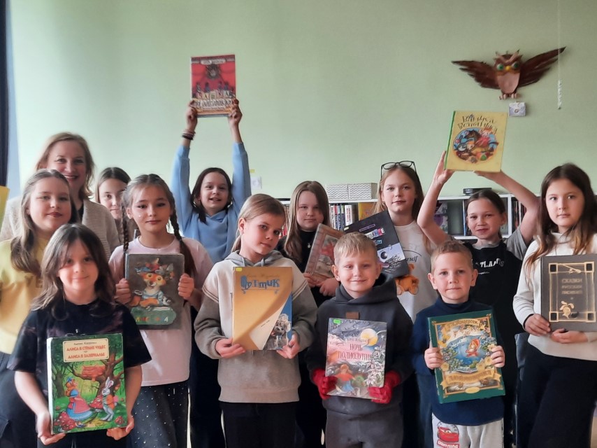 Под книжным парусом