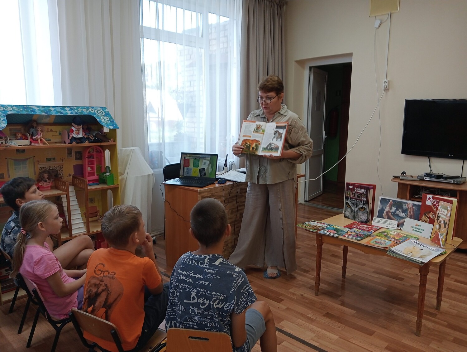 На красной странице звери и птицы